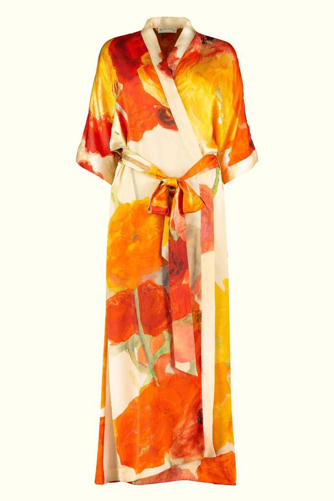 Robe Ranunculus Cream Scarlet, 1977-81