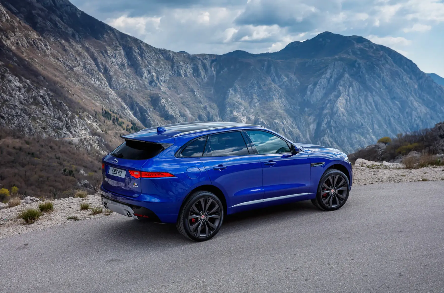 Jaguar F PACE, 2017
