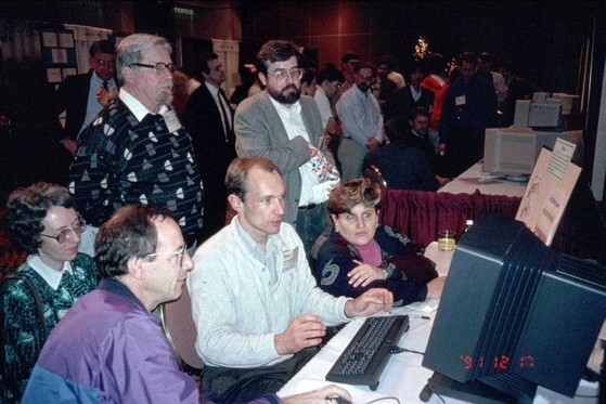 Demonstrating the World Wide Web at the Hypertext conference, San Antonio, Texas, 1991